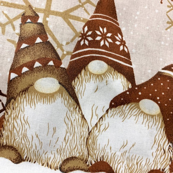 Tkanina bawełniana - Świąteczna brązowe skrzaty i śnieżynki beż