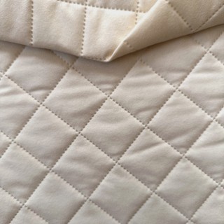 Tkanina obiciowa MIKROFIBRA PIKOWANA 5X5 KARO - Kość słoniowa