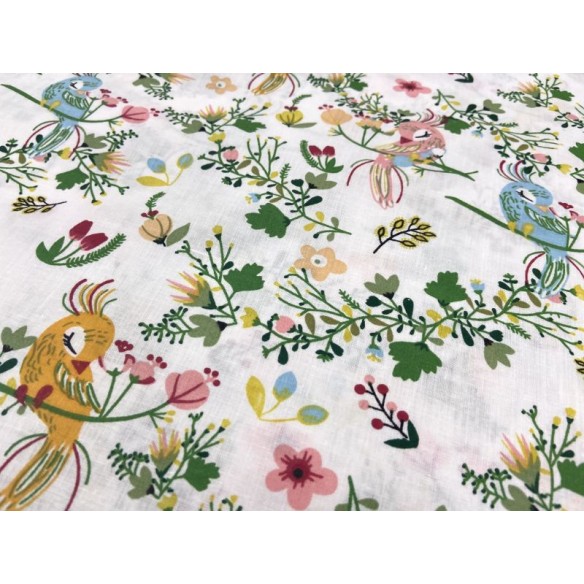 Бавовняна тканина - папуги і квіти на білому
