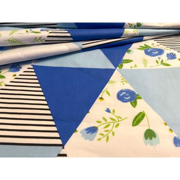 Бавовняна тканина - трикутники і сині клаптикові квіти