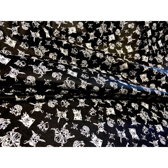 Бавовняна тканина - піратські черепи на чорному