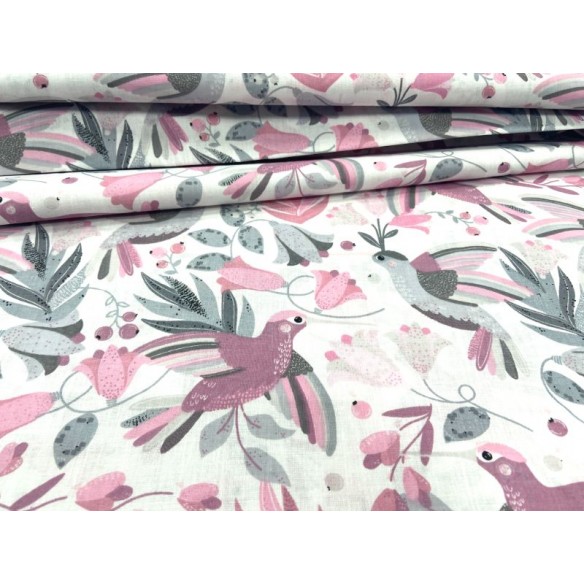 Бавовняна тканина - пастельні рожеві квіти та колібрі