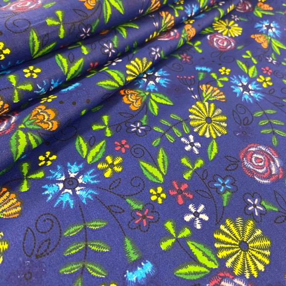 Бавовняна тканина - Народні квіти на темно-синьому